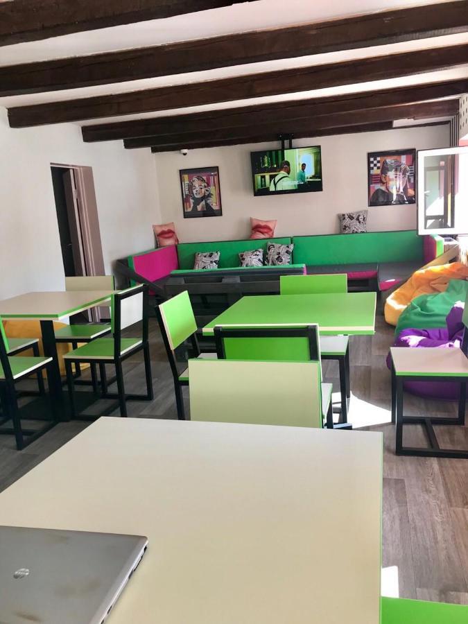 Lucky Hostel На Крещатике キエフ エクステリア 写真
