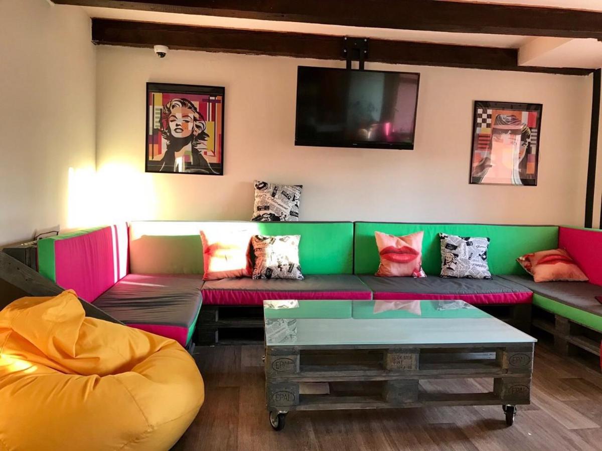 Lucky Hostel На Крещатике キエフ エクステリア 写真